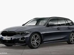Mineralgrau Gebraucht 2022 BMW 330e M Sport Kombi | 37.880 € (Teuer)