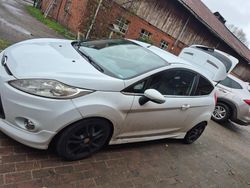 Weiß Gebraucht 2009 Ford Fiesta Kleinwagen | 3.200 €