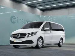 Weiß Gebraucht 2022 Mercedes V220 Van / Kleinbus | 46.949 € (Fairer Preis)