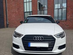 Weiß Gebraucht 2020 Audi A3 Comfort Limousine | 19.900 € (Fairer Preis)