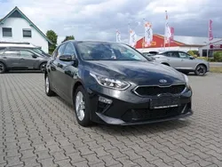(1k) black pearl m Gebraucht 2019 Kia Ceed Vision Limousine | 16.999 € (Fairer Preis)