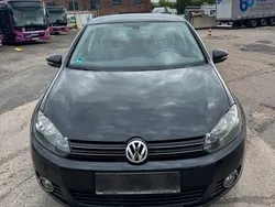 Schwarz Gebraucht 2010 VW Golf VI Kleinwagen | 2.600 €
