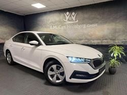 Weiß Gebraucht 2021 Skoda Octavia Ambition Limousine | 19.250 € (Fairer Preis)