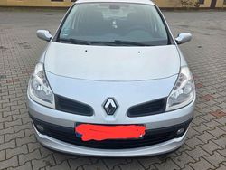 Silber Gebraucht 2006 Renault Clio II Dynamique Limousine | 2.800 € (Fairer Preis)