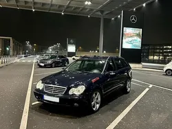 Blau Gebraucht 2003 Mercedes C200 Kombi | 2.700 € (Teuer)