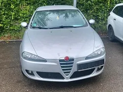 Silber Gebraucht 2006 Alfa Romeo 147 Kleinwagen | 700 € (Guter Preis)