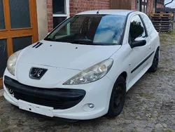 Weiß Gebraucht 2010 Peugeot 206 Kleinwagen | 1.000 € (Superpreis)