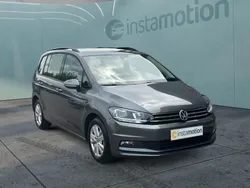 Grau Gebraucht 2020 VW Touran Comfortline Van / Kleinbus | 22.280 € (Guter Preis)