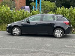 Schwarz Gebraucht 2009 Opel Astra Limousine | 3.950 € (Teuer)