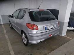 Silber Gebraucht 2004 Peugeot 206 Limousine | 1.690 € (Fairer Preis)