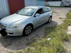 Grau Gebraucht 2009 Opel Insignia Kombi | 3.000 €