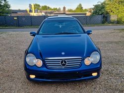 Blau Gebraucht 2002 Mercedes C200 Coupé | 2.999 € (Fairer Preis)