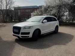 Weiß Gebraucht 2008 Audi Q7 SUV | 12.500 € (Etwas zu teuer)