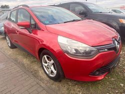 Rot Gebraucht 2013 Renault Clio IV Expression Limousine | 4.999 € (Fairer Preis)