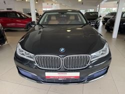 Saphirschwarz metallic Gebraucht 2016 BMW 740L Sport Line Limousine | 25.990 € (Superpreis)