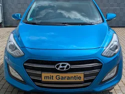 Blau Gebraucht 2016 Hyundai i30 Premium Limousine | 11.600 € (Fairer Preis)