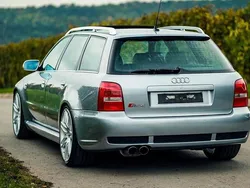 Silber Gebraucht 2001 Audi RS4 Sport Limousine | 22.000 €