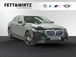 Saphirschwarz metallic Gebraucht 2024 BMW 550e Performance Limousine | 69.900 € (Guter Preis)