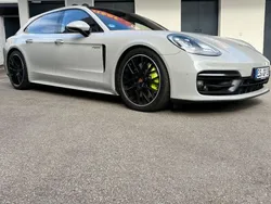 Grau Gebraucht 2023 Porsche Panamera 4S Sport Turismo Limousine | 97.900 € (Fairer Preis)