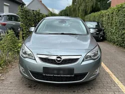 Grau Gebraucht 2011 Opel Astra Limousine | 4.500 € (Fairer Preis)