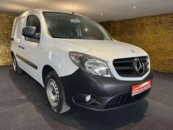 Weiß Gebraucht 2019 Mercedes Citan 109 Van / Kleinbus | 8.899 € (Guter Preis)