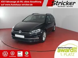 Deep black perleffekt (metallic) Gebraucht 2018 VW Golf VII Comfortline Kombi | 11.949 € (Guter Preis)