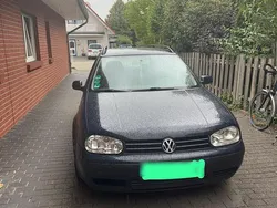 Blau Gebraucht 2001 VW Golf IV Kombi | 1.300 € (Etwas zu teuer)
