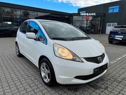 Weiß Gebraucht 2011 Honda Jazz Elegance Kleinwagen | 2.000 € (Guter Preis)
