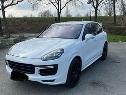 Weiß Gebraucht 2015 Porsche Cayenne Chrono SUV | 37.999 € (Etwas zu teuer)