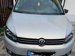 Silber Gebraucht 2011 VW Touran Style Van / Kleinbus | 9.000 € (Fairer Preis)