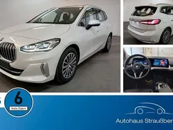 Weiß Gebraucht 2023 BMW 218 Luxury Line Van / Kleinbus | 26.790 € (Guter Preis)