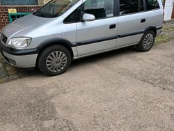 Silber Gebraucht 2001 Opel Zafira Van / Kleinbus | 1.550 €