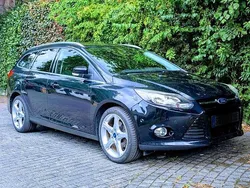 Schwarz Gebraucht 2012 Ford Focus Titanium Kombi | 3.900 € (Guter Preis)
