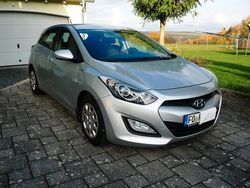 Silber Gebraucht 2013 Hyundai i30 Classic Limousine | 6.900 € (Fairer Preis)