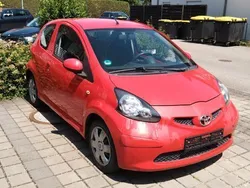 Rot Gebraucht 2007 Toyota Aygo Kleinwagen | 1.800 € (Guter Preis)