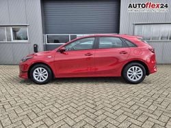 Infrarot metallic Neu 2025 Kia Ceed Vision Limousine | 23.490 € (Guter Preis)