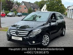 Schwarz Gebraucht 2014 Mercedes B180 Van / Kleinbus | 11.750 € (Guter Preis)