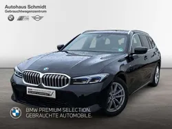 Saphirschwarz Gebraucht 2024 BMW 330 M Sport Kombi | 42.660 € (Fairer Preis)