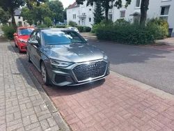 Grau Gebraucht 2023 Audi A3 Sportback S-Line Limousine | 25.900 € (Guter Preis)