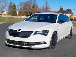 Weiß Gebraucht 2018 Skoda Superb SportLine Kombi | 23.500 € (Fairer Preis)