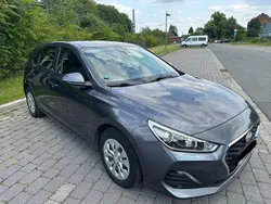 Grau Gebraucht 2020 Hyundai i30 Select Limousine | 13.900 € (Fairer Preis)