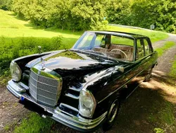 Schwarz Gebraucht 1966 Mercedes 250 SE Limousine | 19.800 €