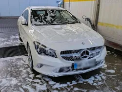 Weiß Gebraucht 2016 Mercedes CLA180 Limousine | 20.000 € (Teuer)