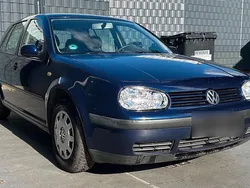 Blau Gebraucht 1999 VW Golf IV Kleinwagen | 1.499 € (Etwas zu teuer)