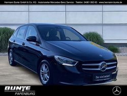 Kosmosschwarz (schwarz) Gebraucht 2019 Mercedes B200 Style Van / Kleinbus | 22.475 € (Etwas zu teuer)