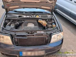 Blau Gebraucht 1999 Audi A6 Kombi | 800 € (Fairer Preis)