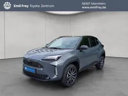 Storm grey metallic Neu 2025 Toyota Yaris Cross Sport SUV | 38.290 €