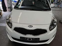 Gebraucht 2015 Kia Carens Spirit Van / Kleinbus | 15.999 €