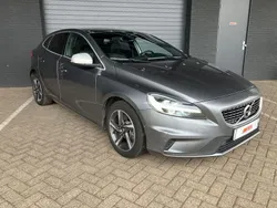 Grau Gebraucht 2018 Volvo V40 R-Design Kombi | 9.800 € (Superpreis)