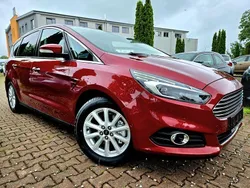 Rot Gebraucht 2016 Ford S-MAX Titanium Van / Kleinbus | 19.800 € (Teuer)